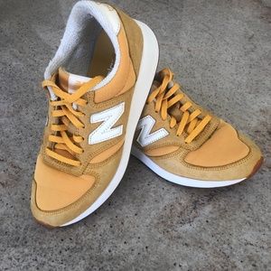 New Balance 420 Old School Womens Sz 7